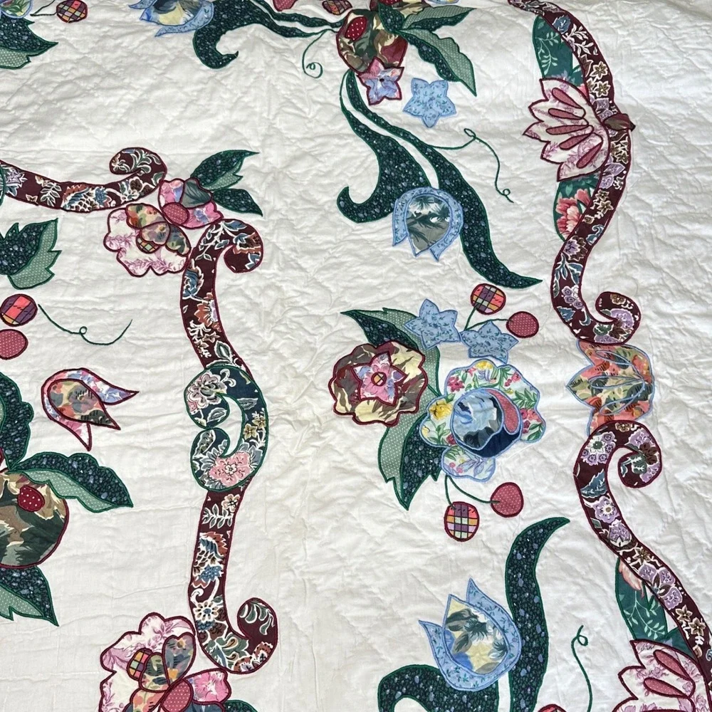Handmade Floral Appliqué Quilt Set White 86x86 & 2‎ Pillowcases Scalloped Edges